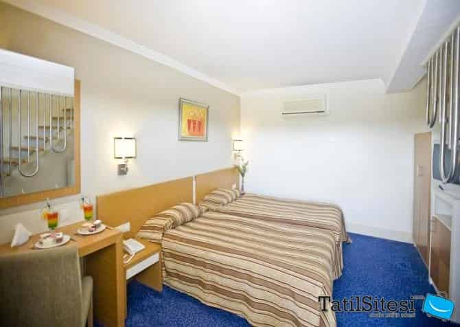 Crystal Admiral Resort Suites Spa 